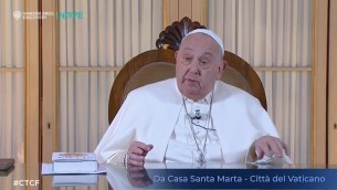 Papa Francesco: "Italia non fa figli, faccia entrare migranti"