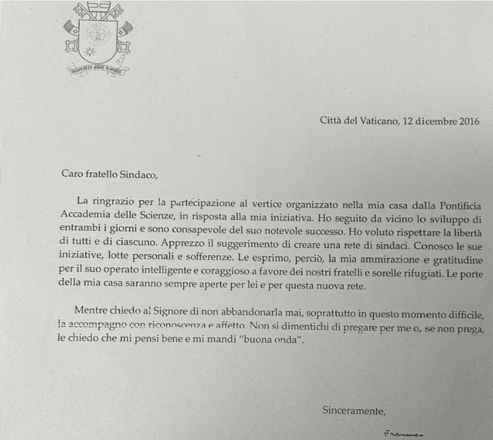 Papa Francesco, la lettera a Mimmo Lucano: "Ammiro la sua azione coraggiosa"