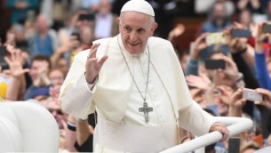 Papa Francesco, le nuove regole per i funerali semplici dettate da Bergoglio