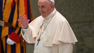 Papa Francesco: "Un infermiere mi ha salvato la vita"