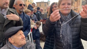 Papa in visita nell'Astigiano, la cugina Nella: "Gli ho detto che gli voglio tanto bene"
