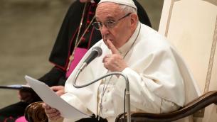 Papa: "Nostro motto non è 'me ne frego' ma 'mi interessa'"