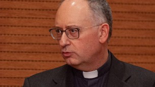 Papa, padre Spadaro: "Obbedirà ai medici da buon gesuita, questo non gli impedirà di essere presente"