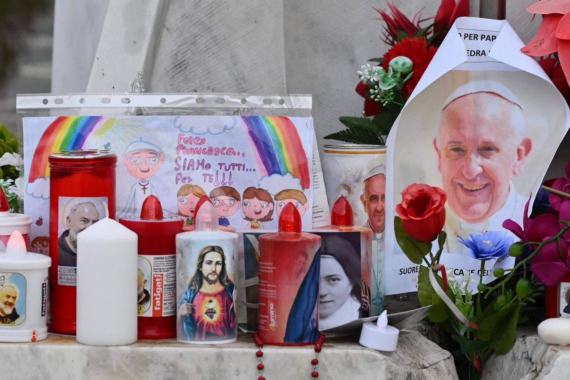 Papa ricoverato, il cappellano del Gemelli: "Apprensione, ma è l'ora della speranza"