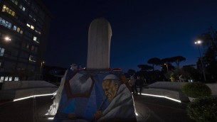 Papa, Vaticano: "Situazione stazionaria, serve tempo per il recupero"