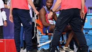 Parigi 2024, Lyles bronzo nei 200 metri: "Ho corso col covid"