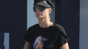 Paris Hilton disperata: "Grossa ricompensa" a chi le riporterà il cane