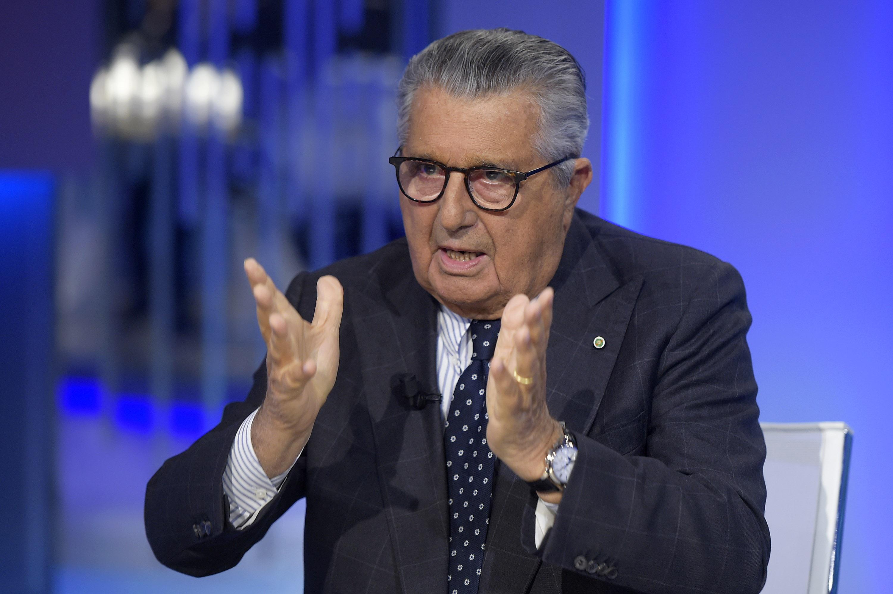 Parisi: "Le accuse di De Benedetti al Pd non sono nuove, la novità è chi le avanza"