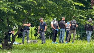 Parma, feto ritrovato sul marciapiede: indaga la polizia scientifica