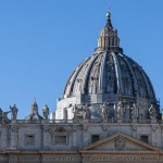 Parroco con armi a San Pietro: "Sono per difesa personale"