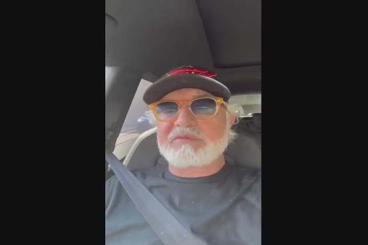 Pasqua 2023, Briatore bloccato nel traffico: lo sfogo sui social - Video