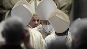 Pasqua, monito del Papa sui vaccini: "Superare i ritardi"