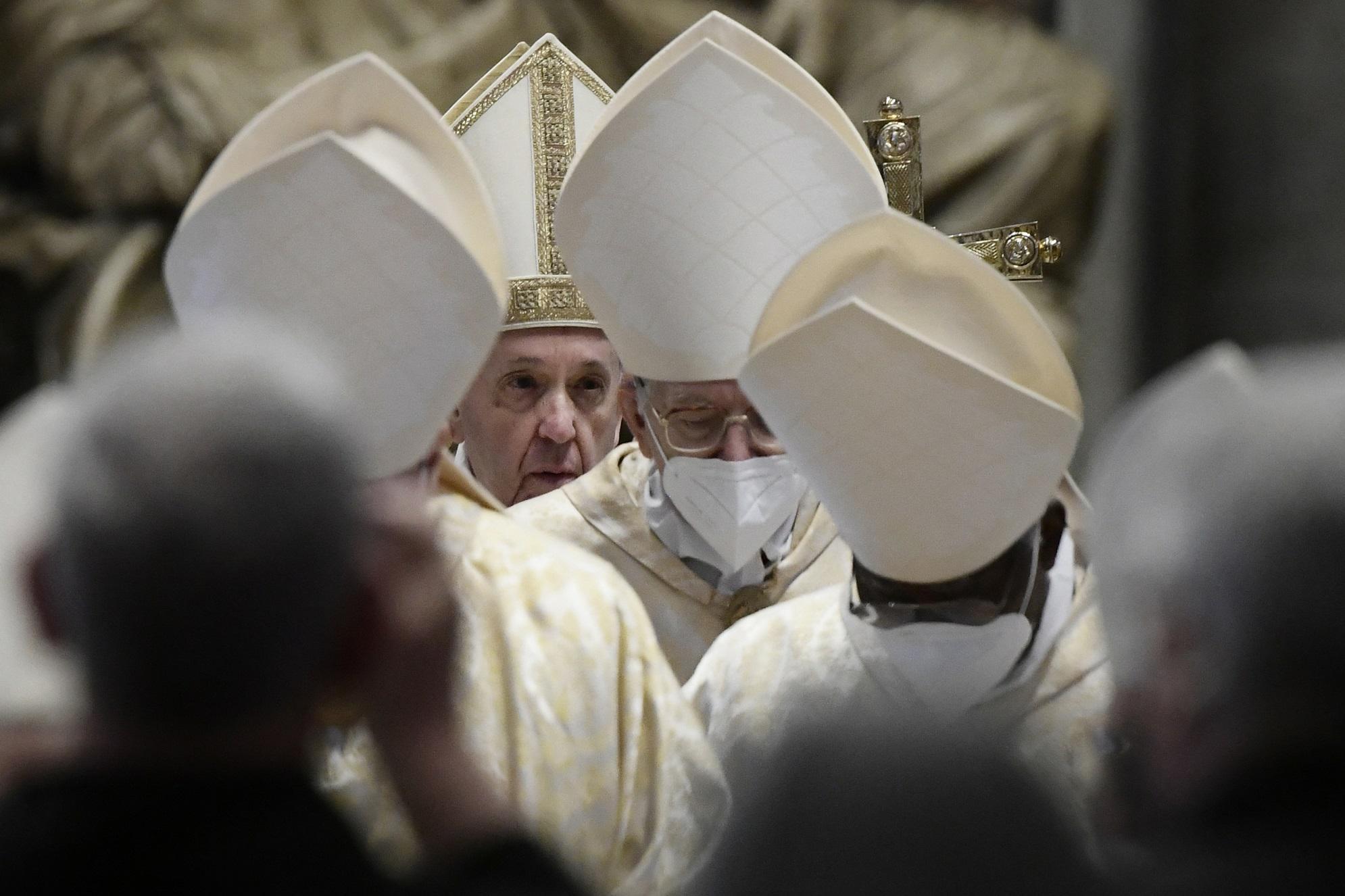 Pasqua, monito del Papa sui vaccini: "Superare i ritardi"