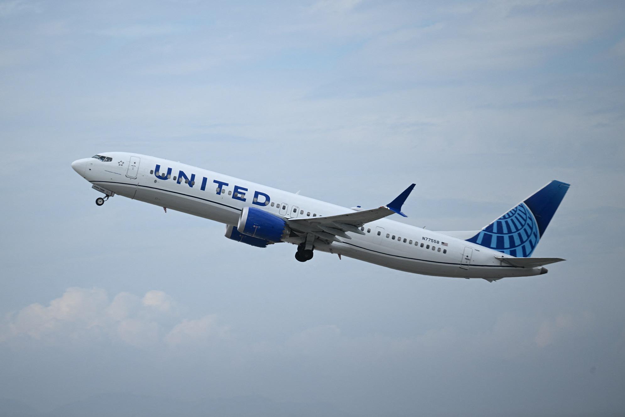 Paura su volo Usa-Roma: "Aereo giù per 8mila metri"
