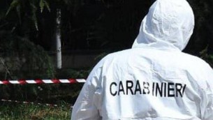 Pavia, moglie e marito trovati morti in casa: ipotesi omicidio-suicidio