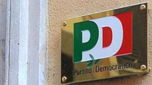 Pd contro Mattia Santori e le Sardine: "Meritiamo rispetto"