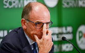 Pd, Letta si tiene fuori da caos M5S