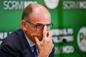 Pd, Letta si tiene fuori da caos M5S