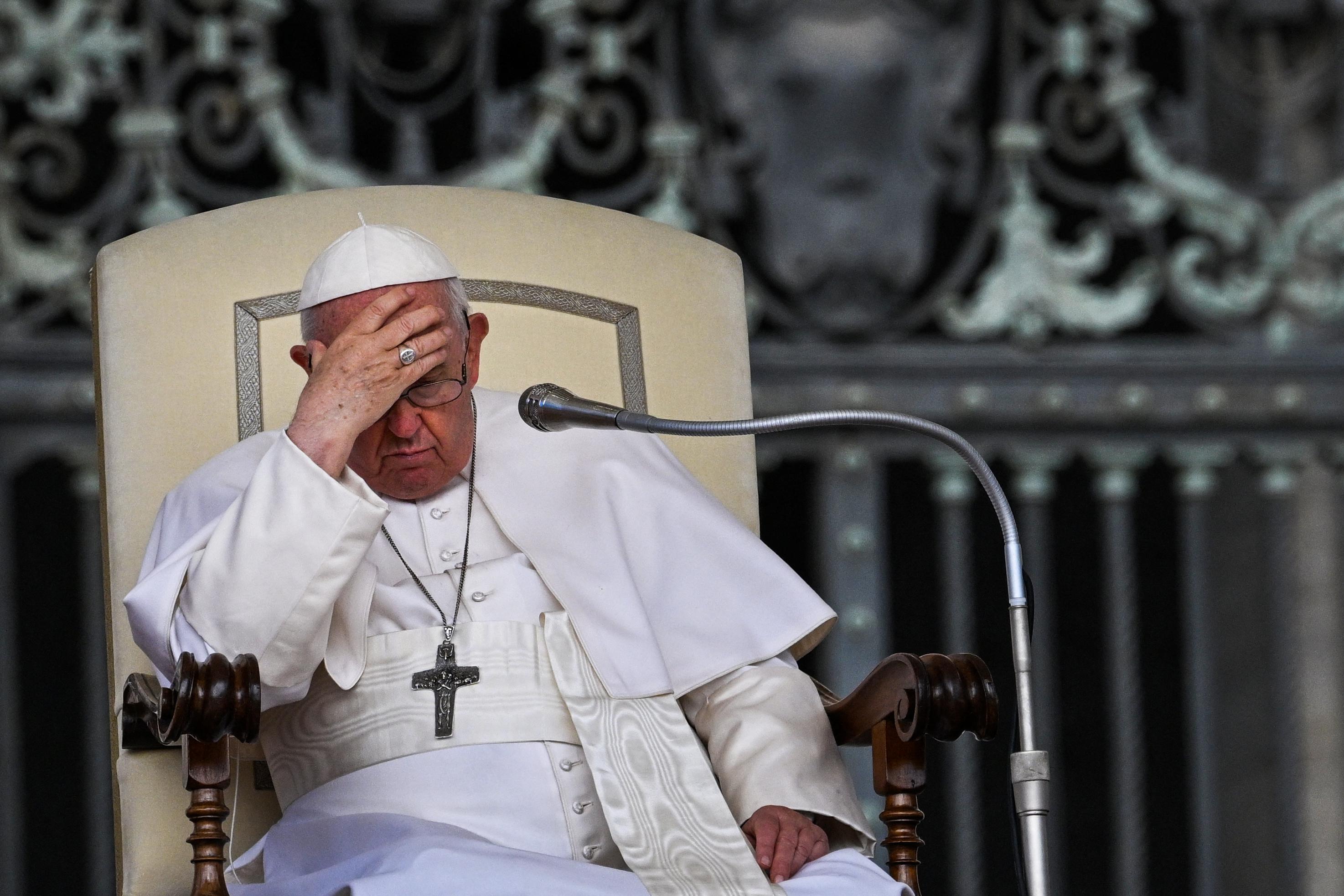 Pedofilia, papa Francesco: "E' il momento di rimediare al danno"