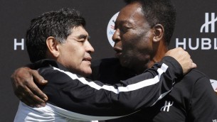 Pelé e quel messaggio per Maradona: "Giocheremo insieme in Paradiso"