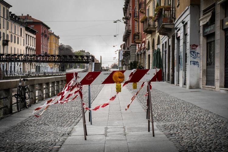 Pensionato ignora quarantena, multato 3 volte in 4 giorni: oltre 2000 euro