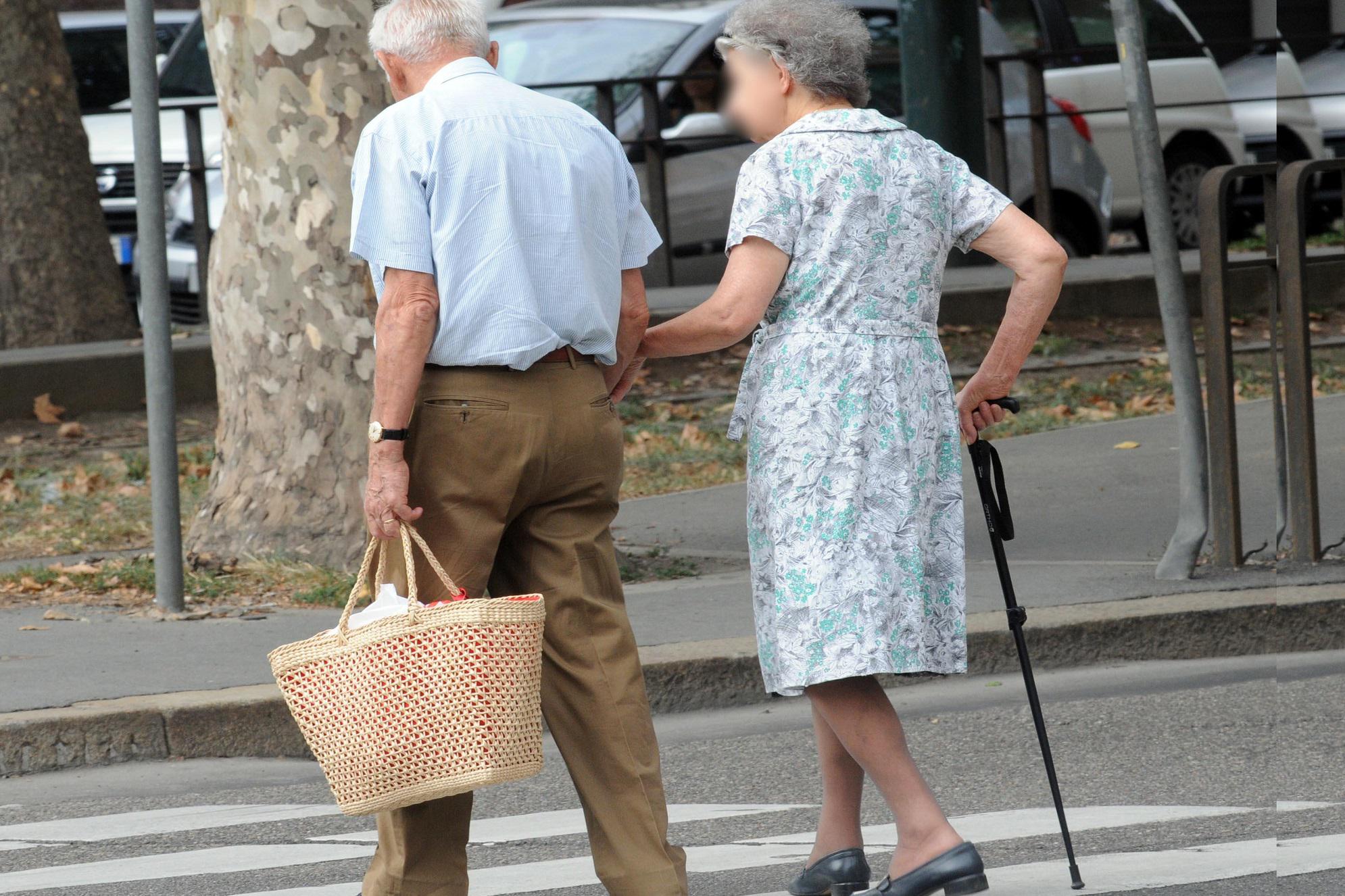 Pensione novembre 2022, bonus 150 euro: a chi spetta aumento