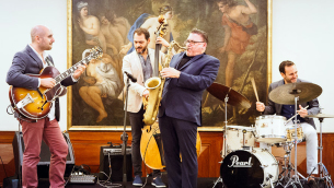 Il sassofonista Jerry Weldon accompagnato dal chitarrista Daniele Cordisco, dal contrabbassista Giuseppe Venezia e dal batterista Elio Coppola