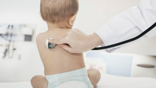 Pertosse, allerta pediatri per epidemia: 3 morti da gennaio e +800% ricoveri