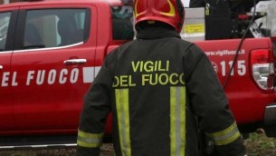 Perugia, ultraleggero cade su capannone: un morto e un ferito