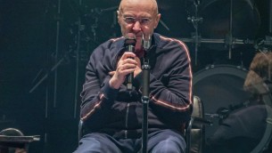 Phil Collins, "la malattia peggiora: ormai è immobile"