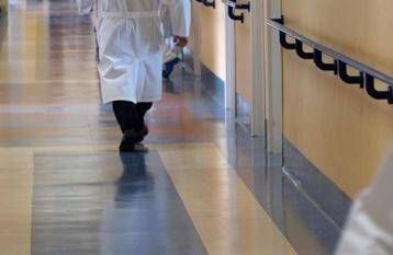 Piacenza, abusi e violenze su colleghe: arrestato primario