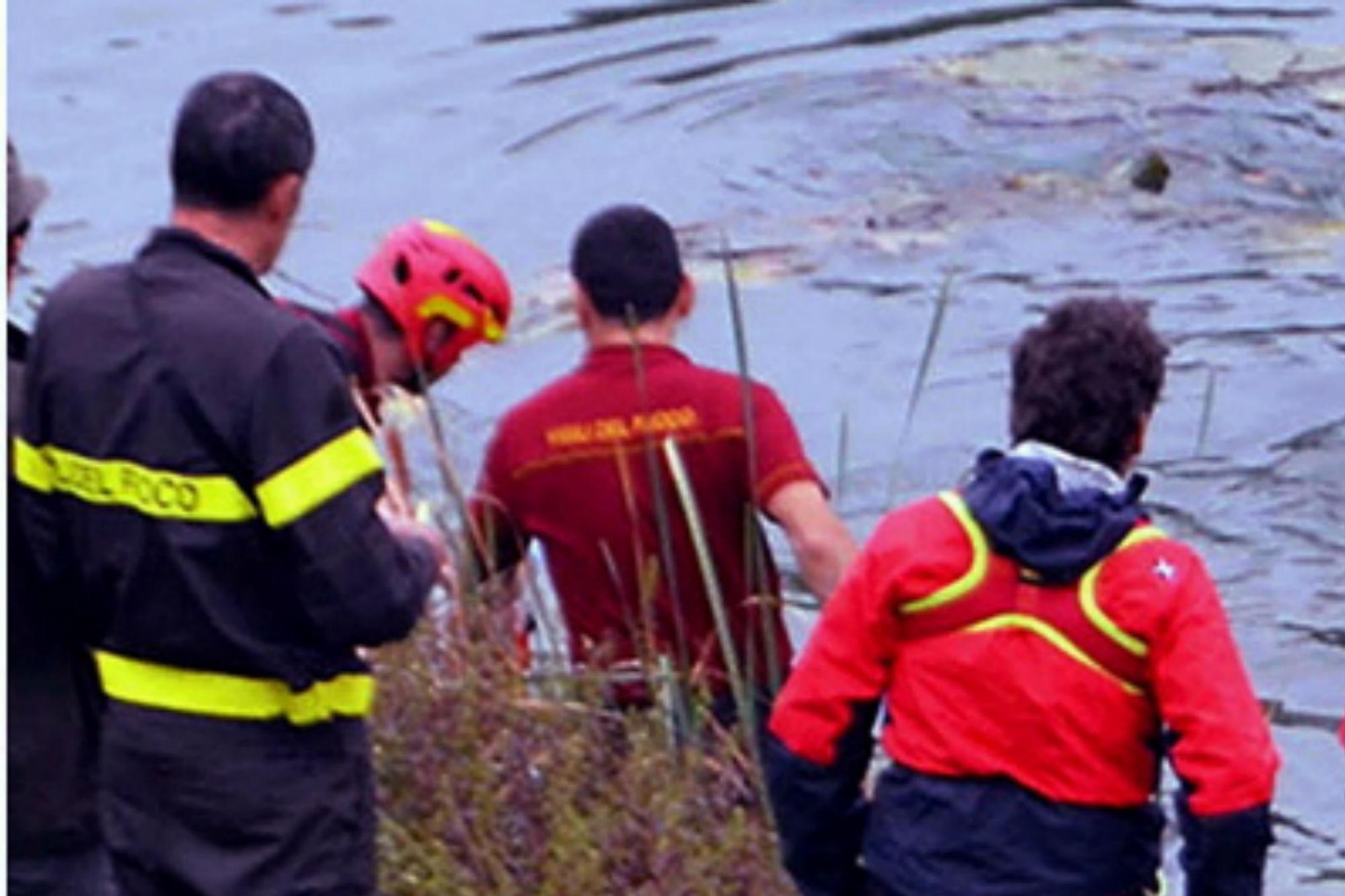Piacenza, si tuffa nel Trebbia per salvare il figlio: annegano entrambi