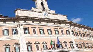 Piano riarmo europeo, Camera approva mozione maggioranza