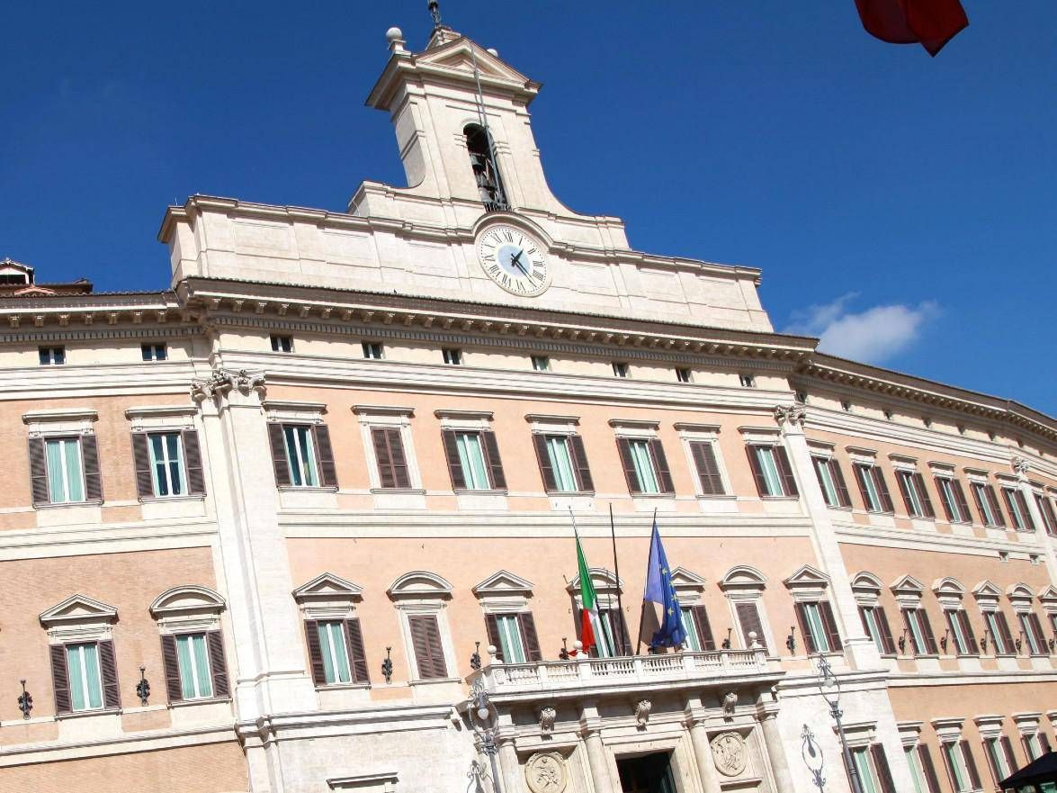 Piano riarmo europeo, Camera approva mozione maggioranza
