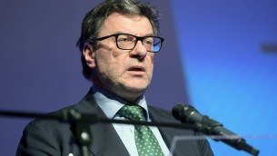 Piano riarmo Ue, Giorgetti frena: "Per difesa serve programma ragionato, no senza una logica"
