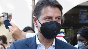 Piazze piene per comizi, Conte replica a Fedez