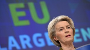 Pil Italia, Ue rivede stime: in calo nel 2023, in rialzo nel 2024