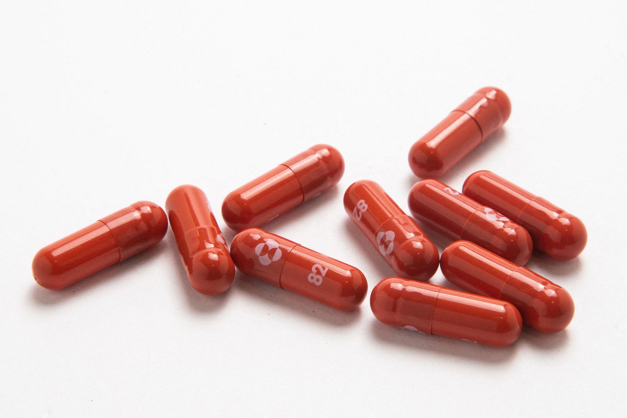 Pillola anti covid Merck: quando arriva, 'bugiardino', come funziona