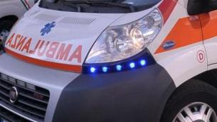 Pisa, bimbo cade dalle scale e muore