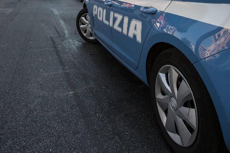 Pistole, coltelli, droga: 40 arresti nell'operazione contro le baby gang