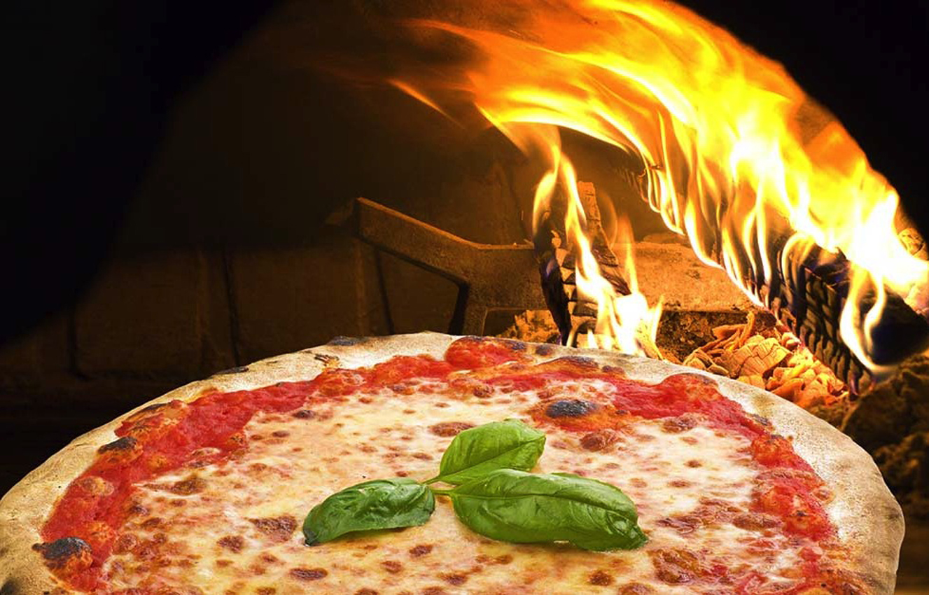pizza-napoletana-forno-a-legna