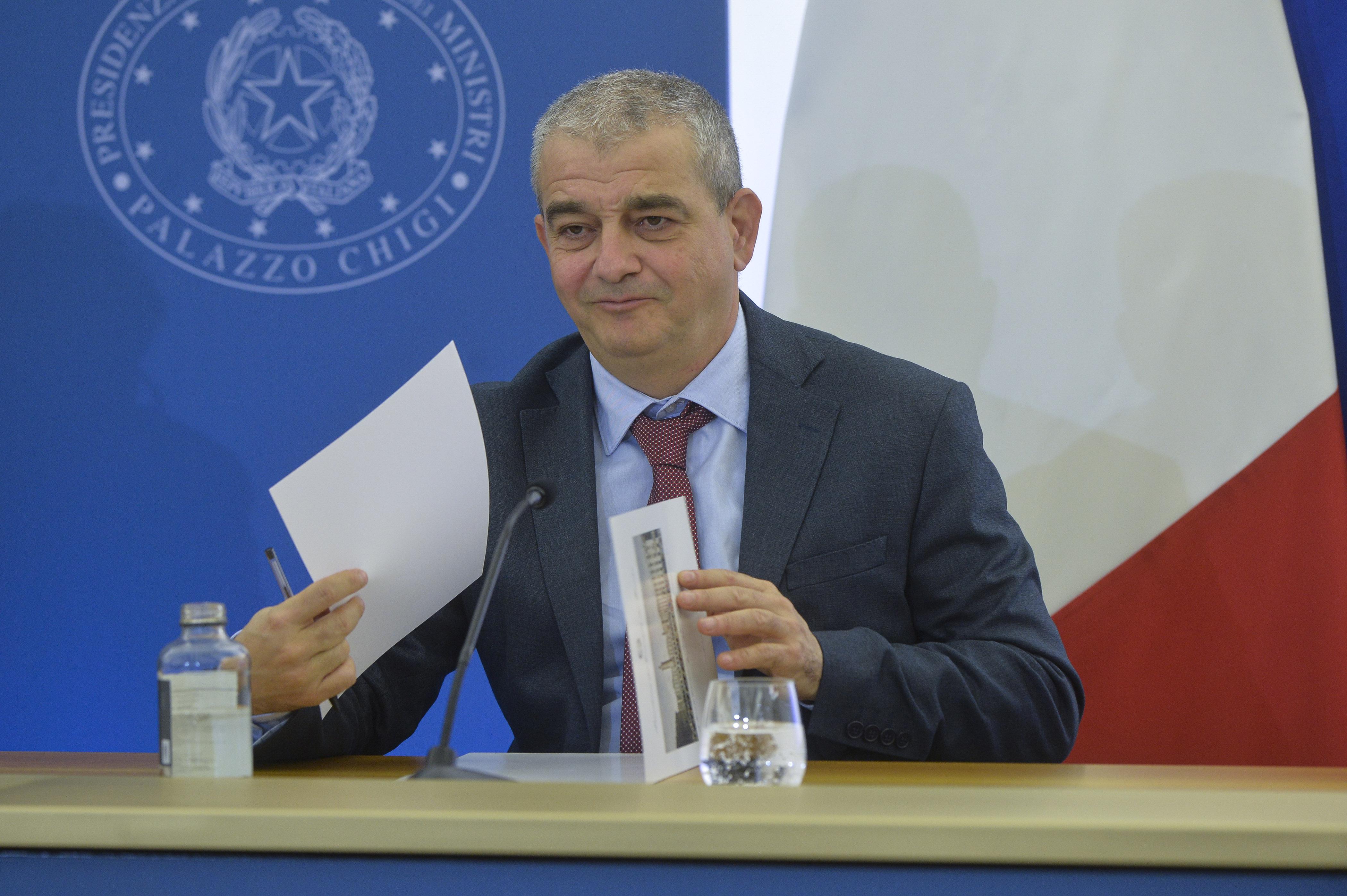 Pnrr, Fazzolari: "Piano elaborato frettolosamente da Conte II"