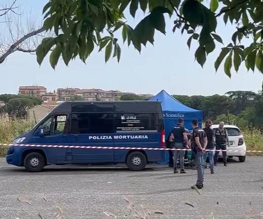 Poliziotta uccisa, il racconto del testimone: "Un colpo alla nuca" - Video