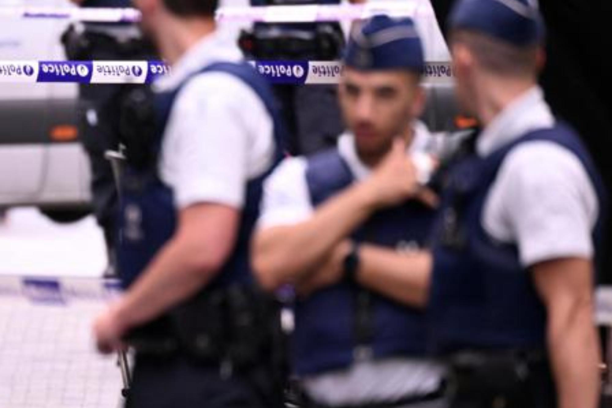 Poliziotto ucciso a coltellate a Bruxelles