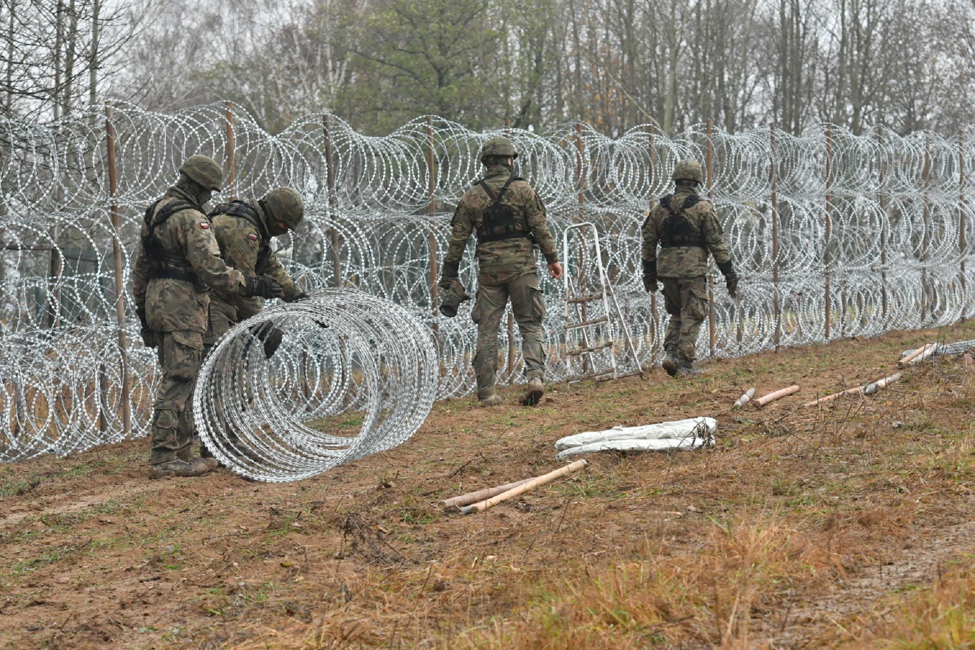 Polonia, tensioni con Minsk: 2mila militari al confine con Bielorussia