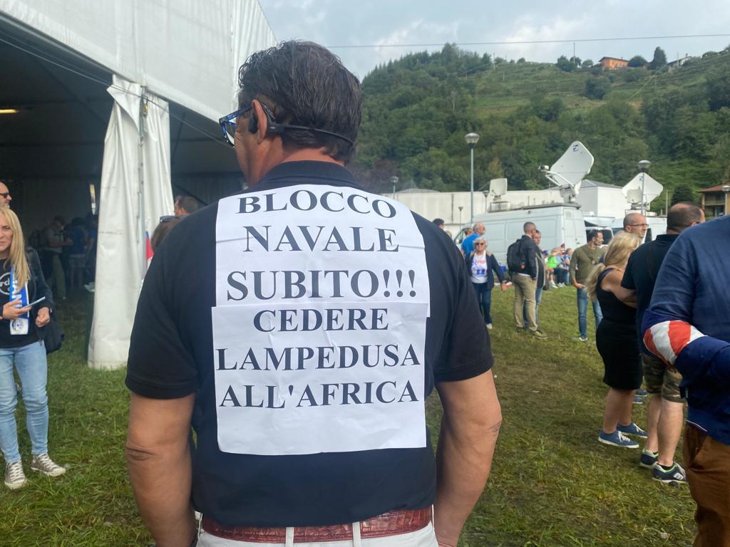 Pontida, militanti chiedono blocco navale