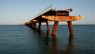 Il pontile dell'area ex Sir di Lamezia Terme