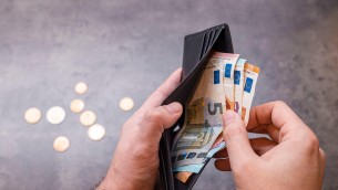 Potere acquisto famiglie in forte calo, giù del 3,7%