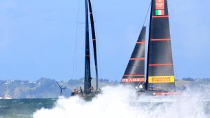 Prada Cup, Luna Rossa vola
