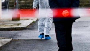 Prato, 37enne ucciso a coltellate in strada: fermati due giovani